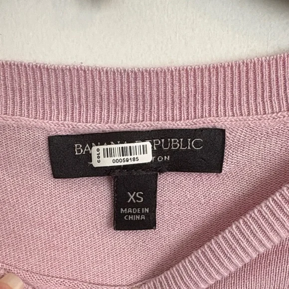 Banana Republic Soft Pink Crewneck Sweater - Picture 2 of 7